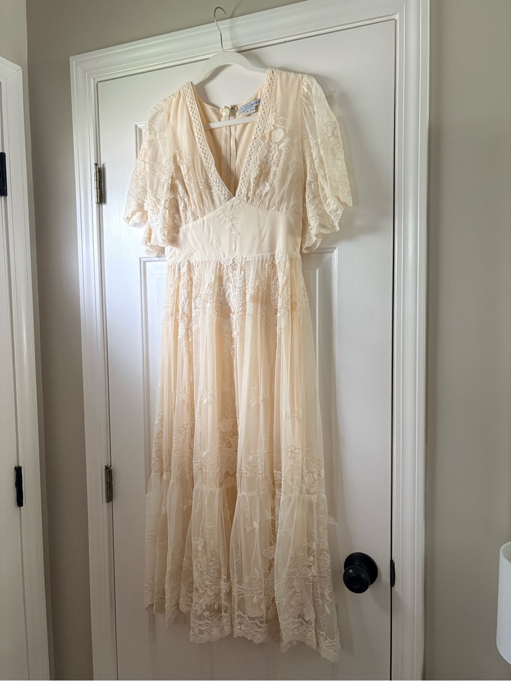 Baltic Born Cream Lace V‑Neck Midi Dress